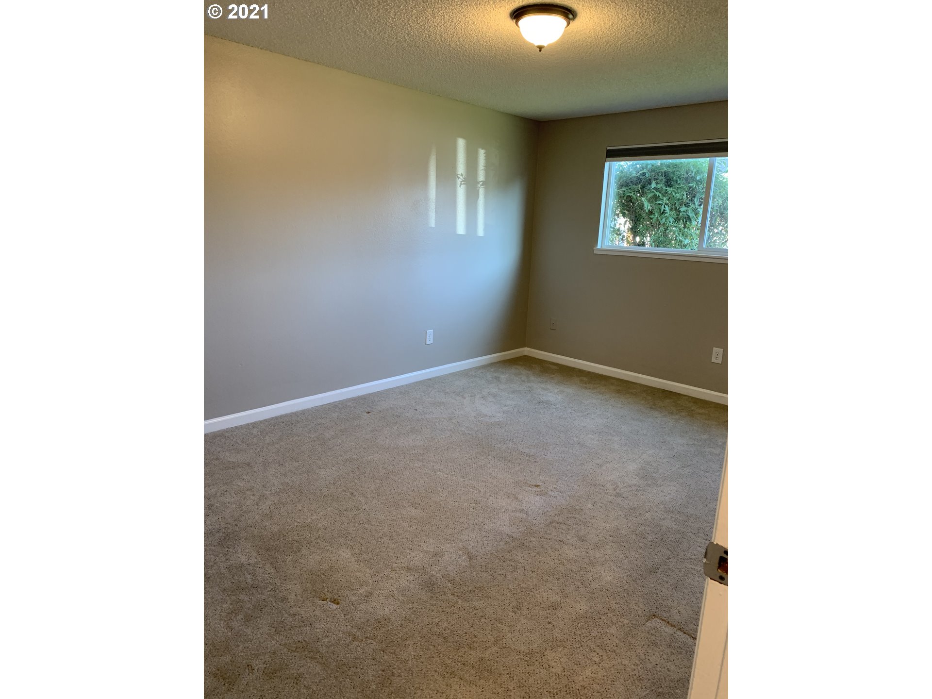 17215 Southwest Merlo Road Beaverton, OR 97003 - Photo 8 of 10