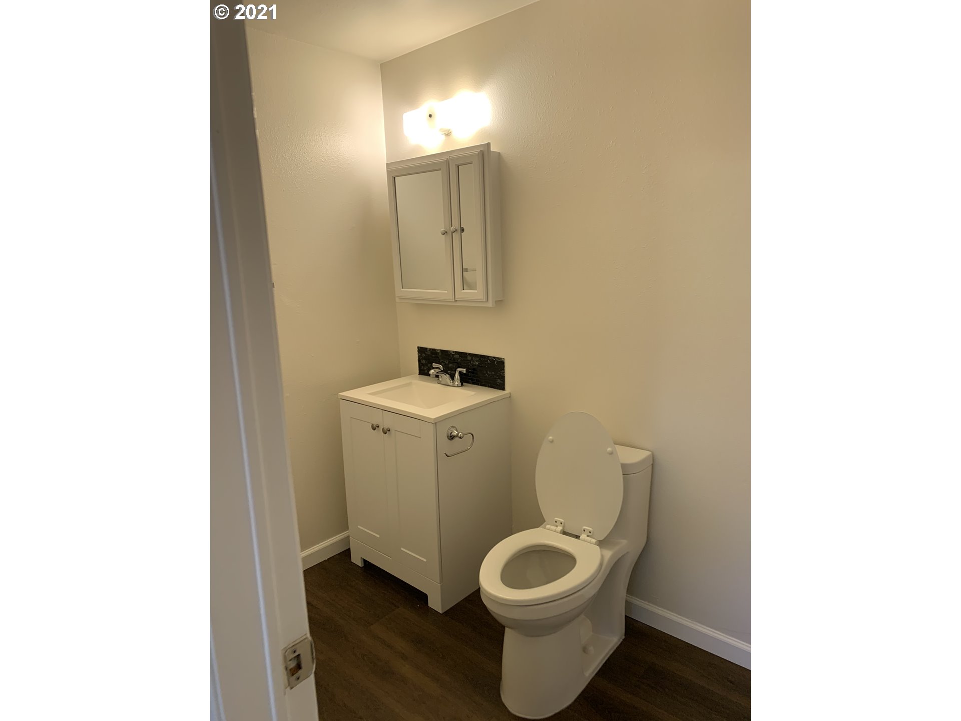 17215 Southwest Merlo Road Beaverton, OR 97003 - Photo 9 of 10