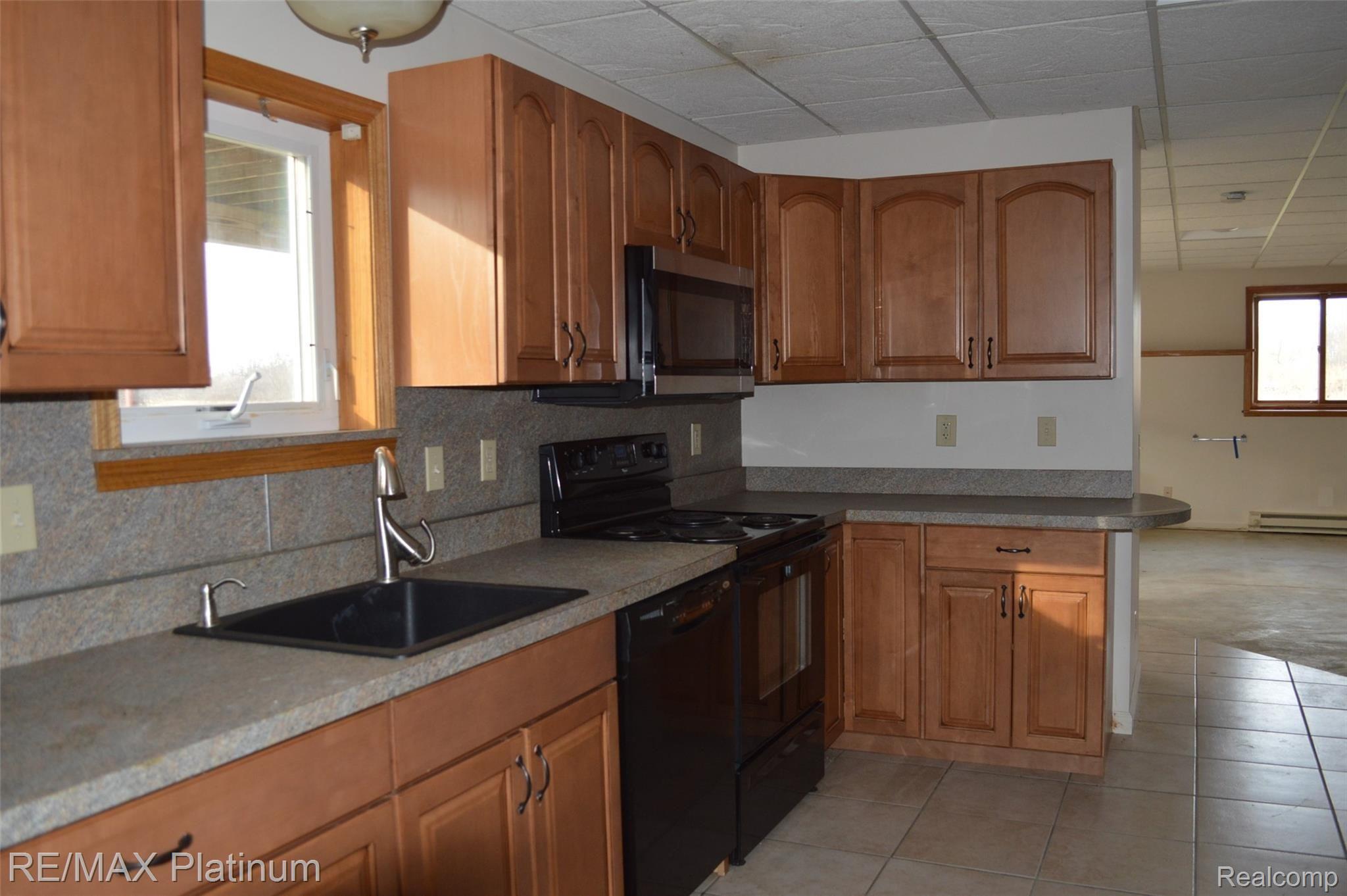4153 North Burkhart Road Howell, MI 48855 - Photo 20 of 27 DSC_0516.JPG