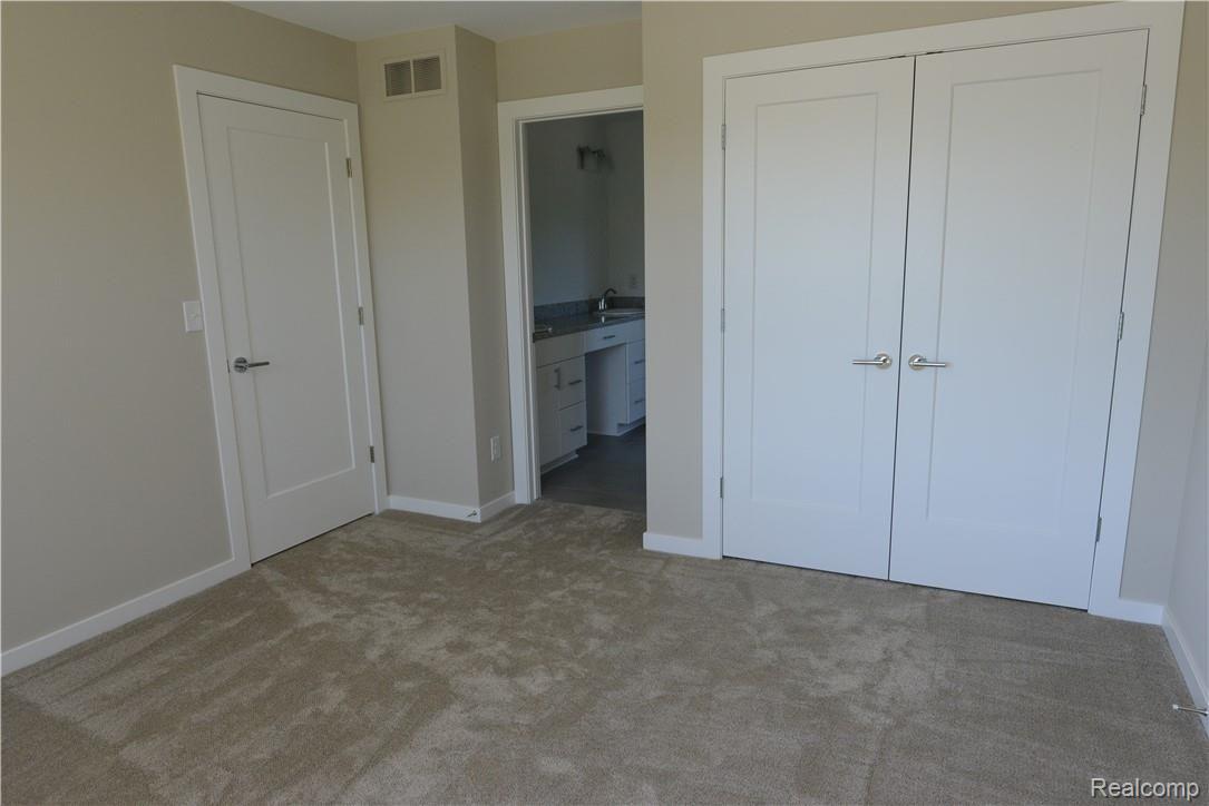 28696 Forest Ridge Drive Farmington, MI 48331 - Photo 11 of 23 All solid core swing doors throughout