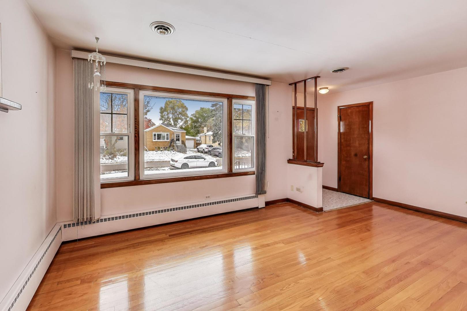 9032 30th Street Brookfield, IL 60513 - Photo 6 of 34 Gallery Image 6