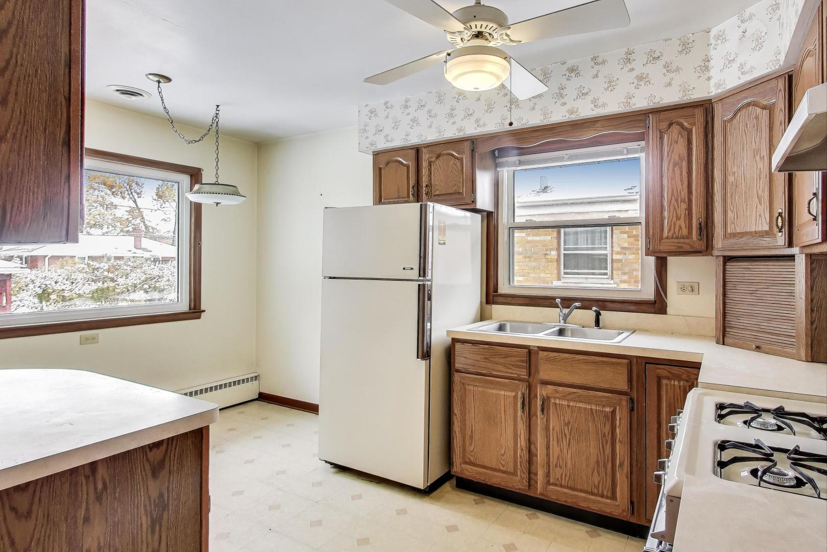 9032 30th Street Brookfield, IL 60513 - Photo 8 of 34 Gallery Image 8