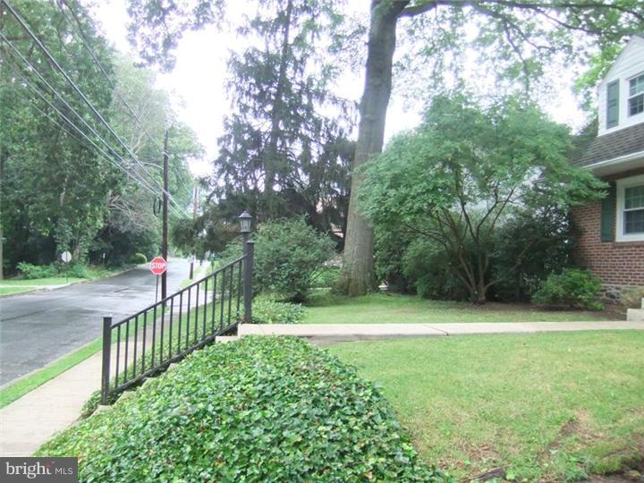 227 Sandy Bank Road Media, PA 19063 - Photo 2 of 25