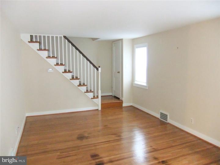 227 Sandy Bank Road Media, PA 19063 - Photo 3 of 25