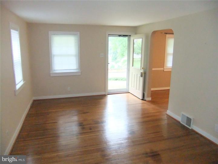 227 Sandy Bank Road Media, PA 19063 - Photo 4 of 25