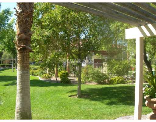 7885 West Flamingo Road, Unit 2012 Las Vegas, NV 89147 - Photo 2 of 12 Yard/Garden.