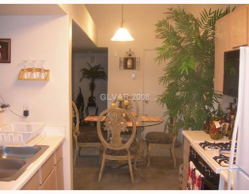 7885 West Flamingo Road, Unit 2012 Las Vegas, NV 89147 - Photo 6 of 12 Kitchen.