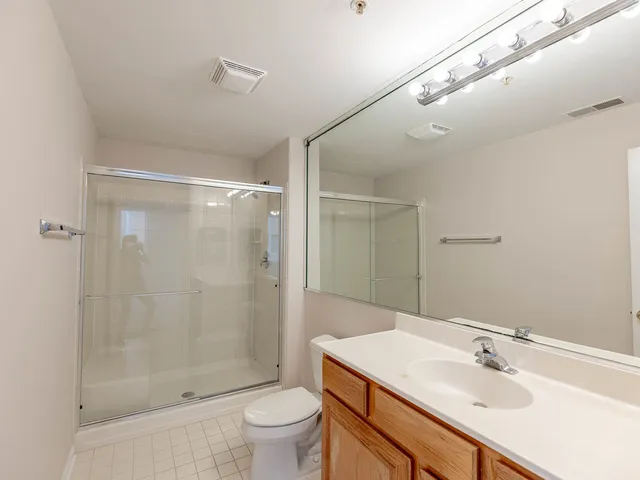 $329,900 | 1715 Pavilion Way, Unit 205, Park Ridge, IL 60068
