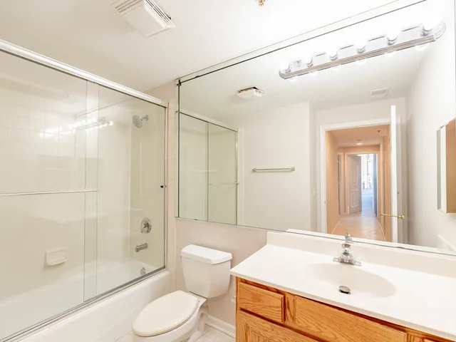 $329,900 | 1715 Pavilion Way, Unit 205, Park Ridge, IL 60068