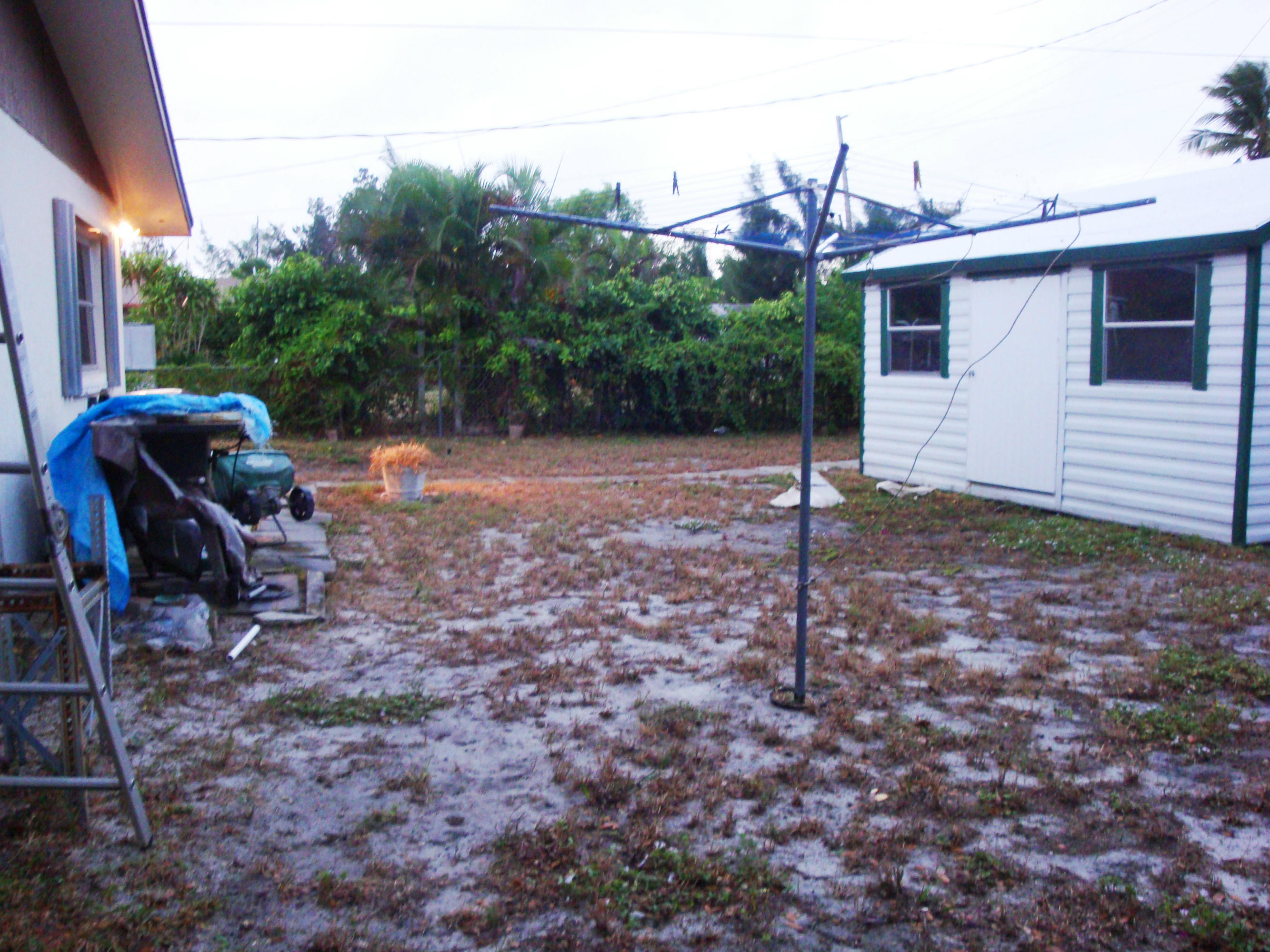 201 Newcastle Street Boca Raton, FL 33487 - Photo 23 of 35 Large Back Yard!