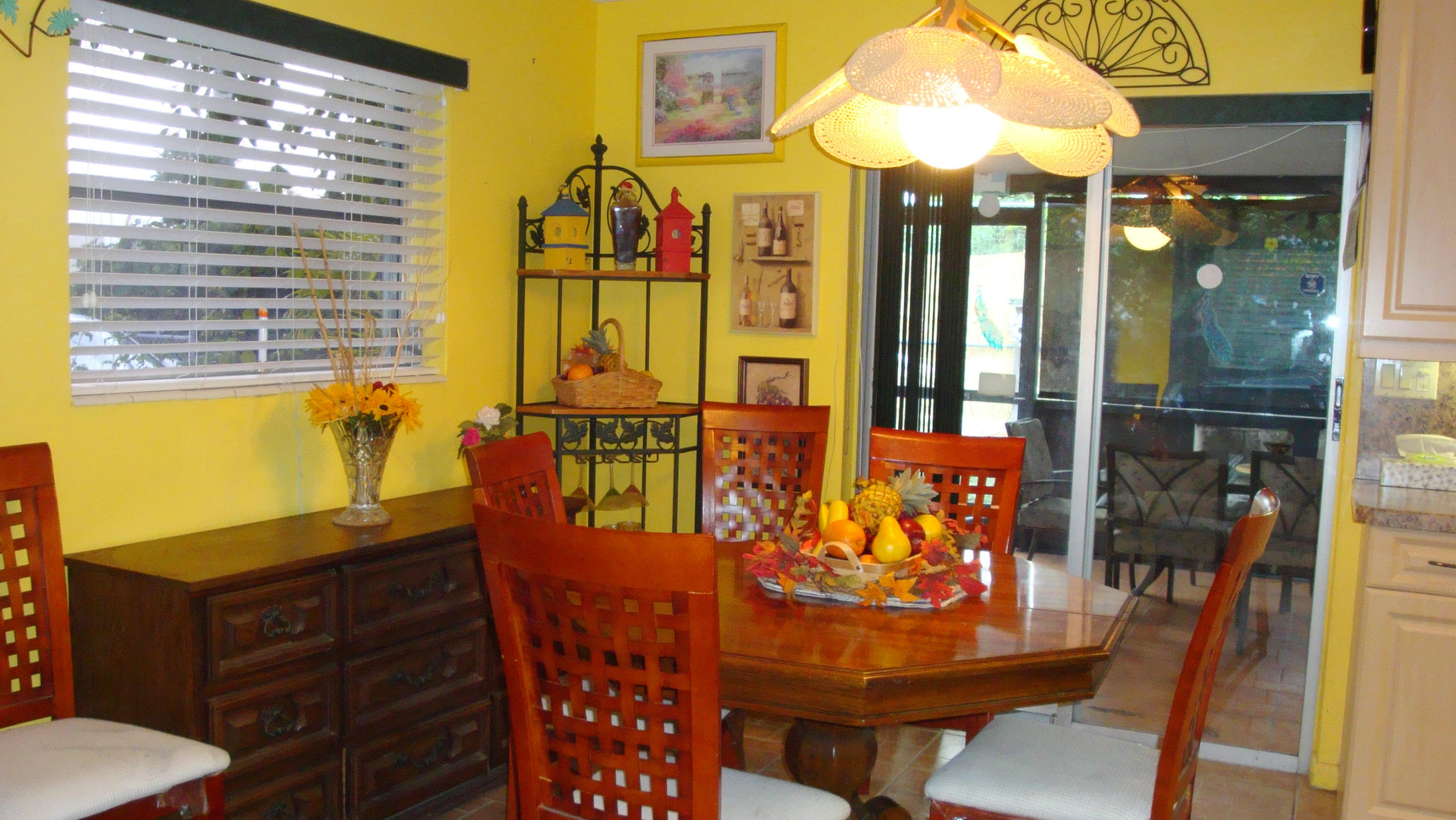 201 Newcastle Street Boca Raton, FL 33487 - Photo 7 of 35 Dining Area leads to the Patio!