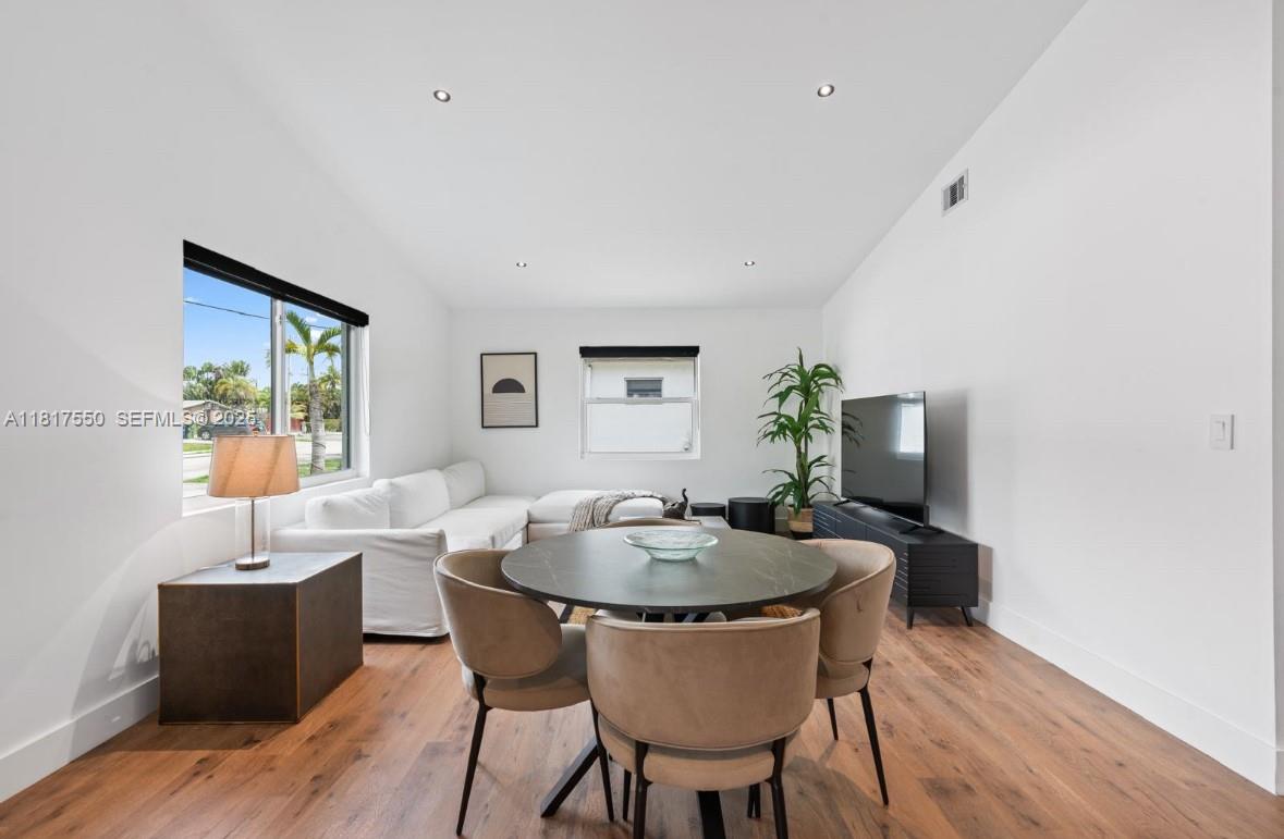 309 Southeast 3rd Avenue Hallandale Beach, FL 33009 - Photo 6 of 29