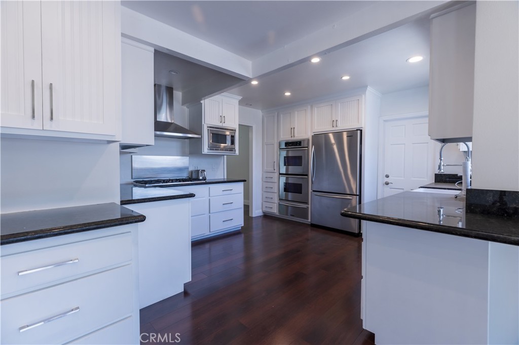 2157 Rural Place Costa Mesa, CA 92627 - Photo 7 of 19