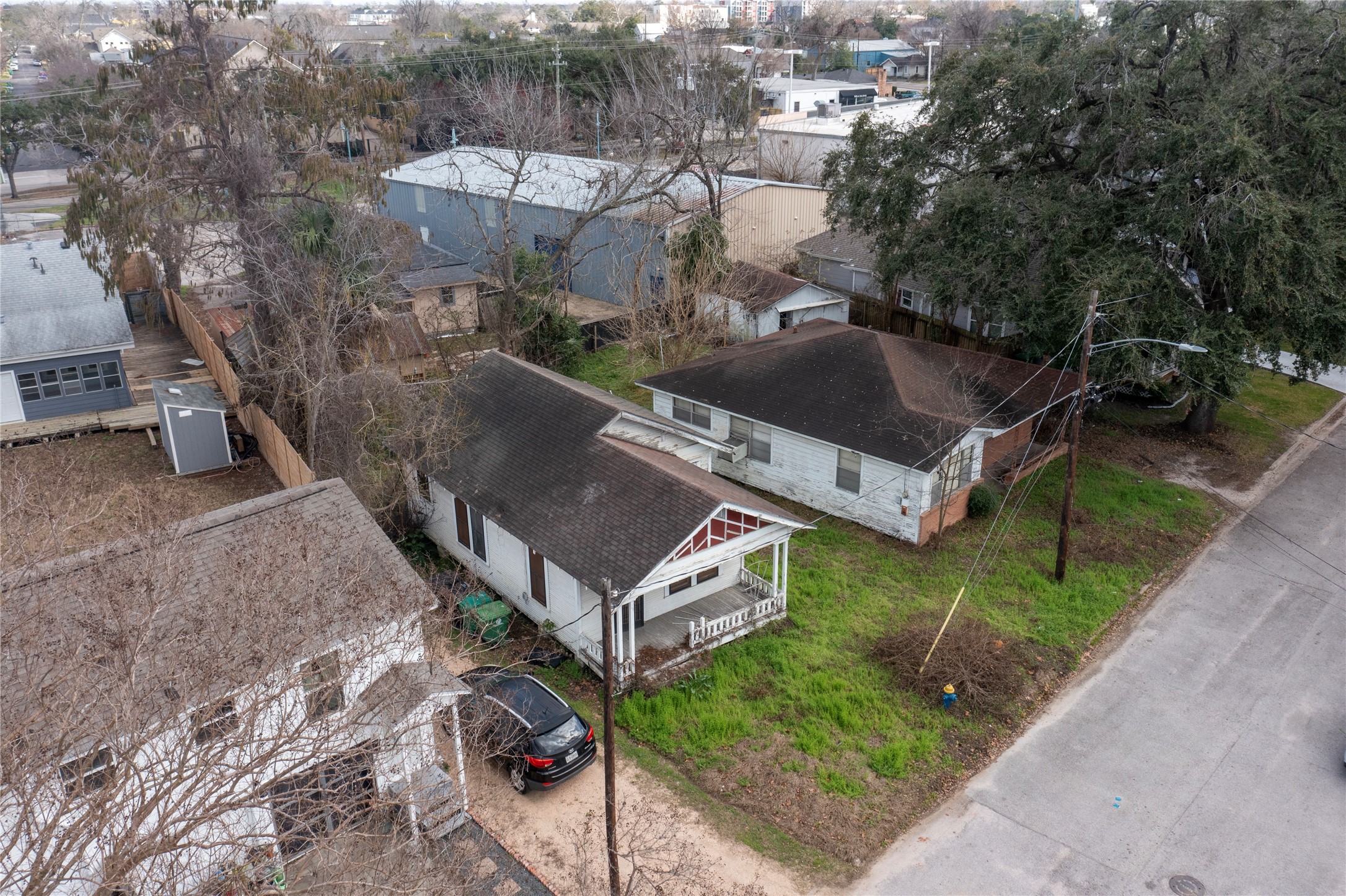 2014 Sheldon Street Houston, TX 77008 - Photo 12 of 12 an aerial view of a house with a yard