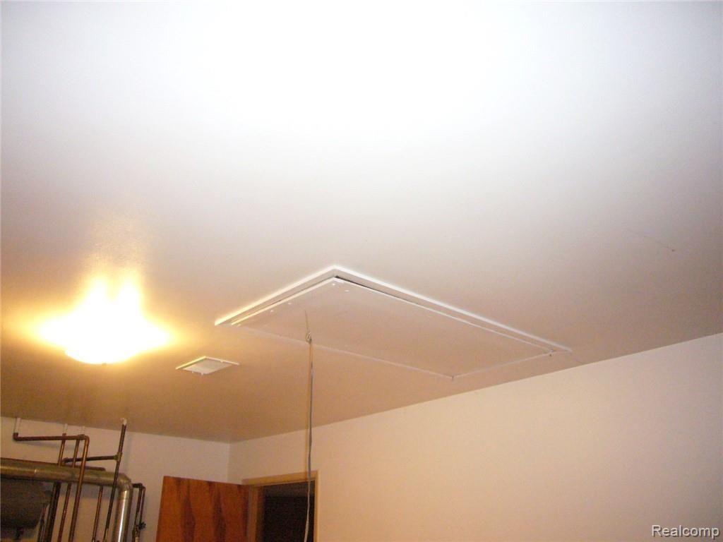 16271 Inkster Road Livonia, MI 48154 - Photo 10 of 15 PULL DOWN STORAGE