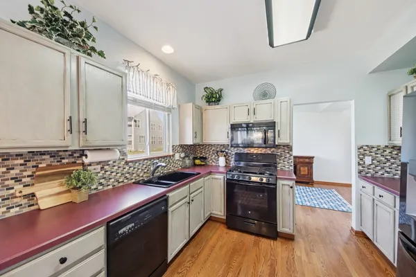 $425,000 | 39222 North Ogden Lane, Beach Park, IL 60083