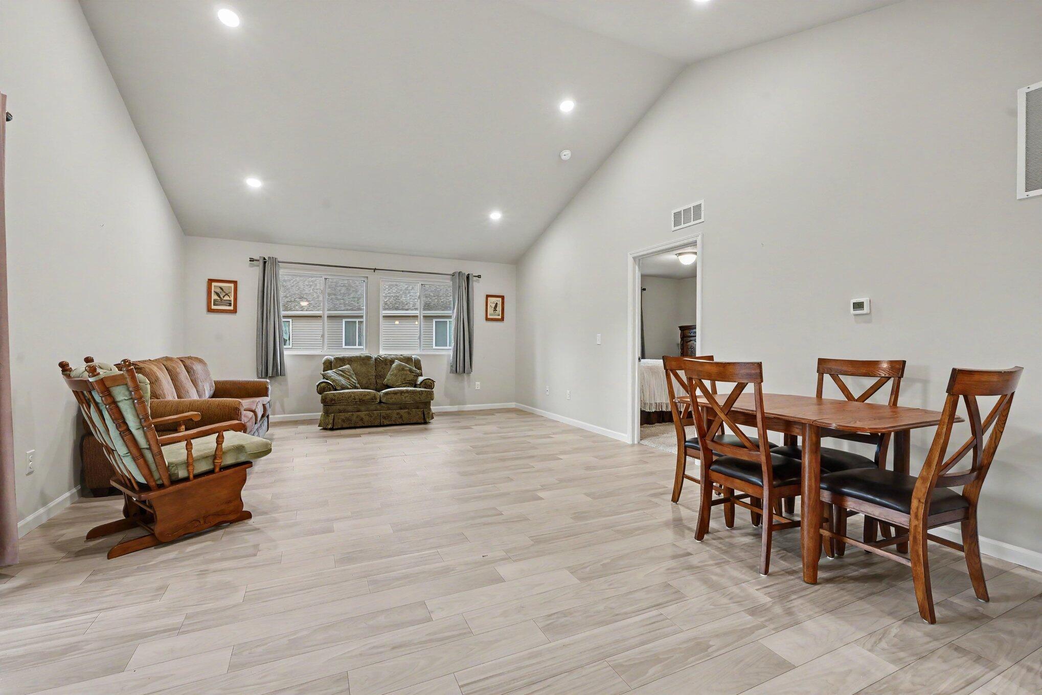 605 Bush Boulevard Three Rivers, MI 49093 - Photo 5 of 18 008_file_7160