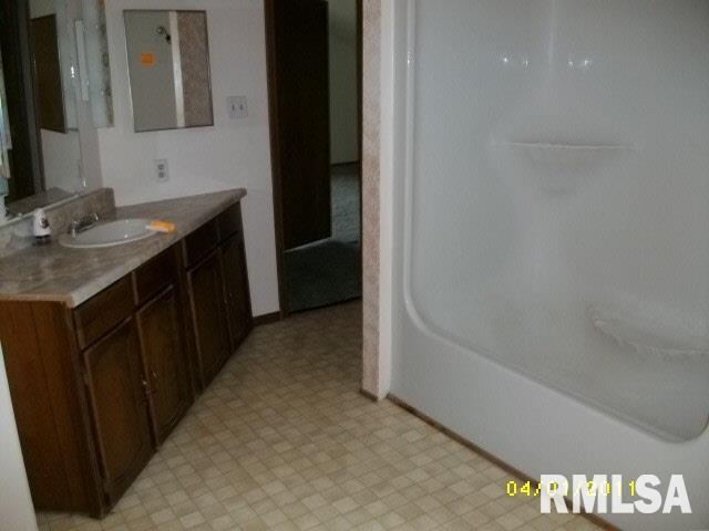 801 Old Fairfield Road Mount Vernon, IL 62864 - Photo 7 of 8