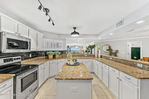 $1,250,000 | 1493 South Atlantic Avenue, Unit 21, Cocoa Beach, FL 32931