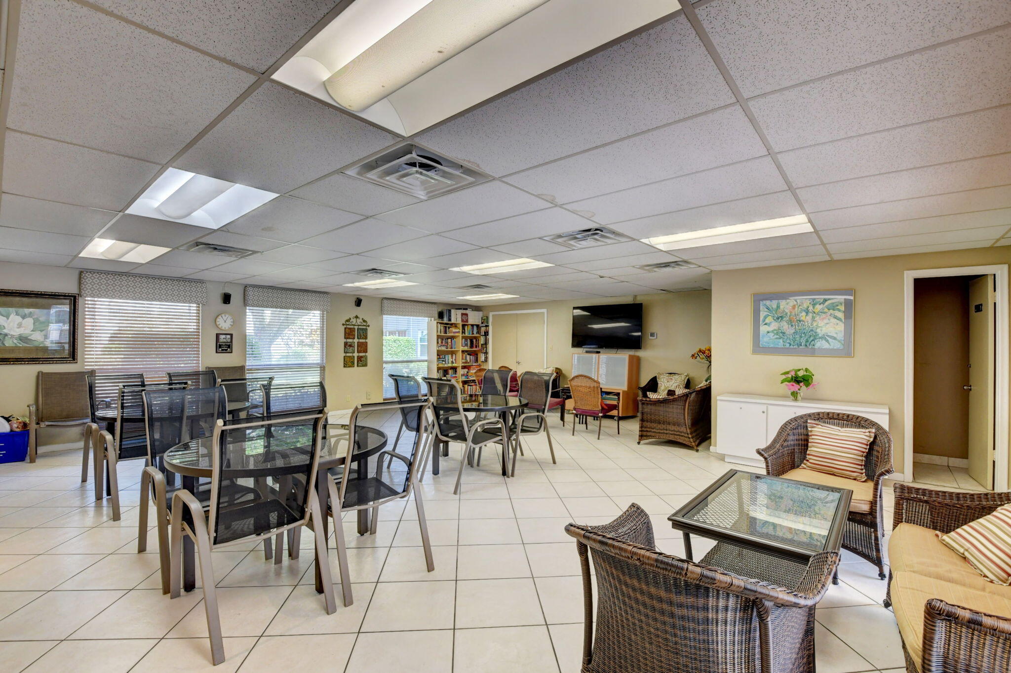250 Northeast 20th Street, Unit 1170 Boca Raton, FL 33431 - Photo 37 of 40 a view of a dining room with furniture