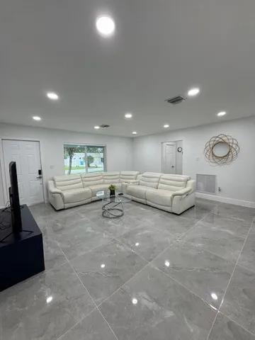 $790,000 | 632 Las Palmas Park, Boynton Beach, FL 33435