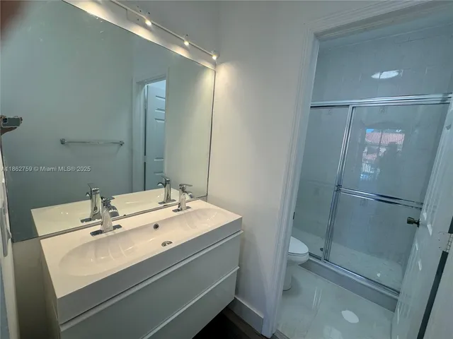 $2,600 | 5004 South Harbor Isles Drive, Unit 2402, Dania Beach, FL 33312