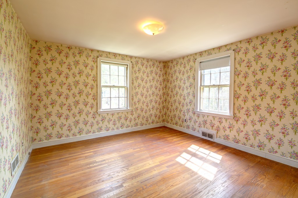 168 Concord Road Bedford, MA 01730 - Photo 6 of 12 Gallery Image 6