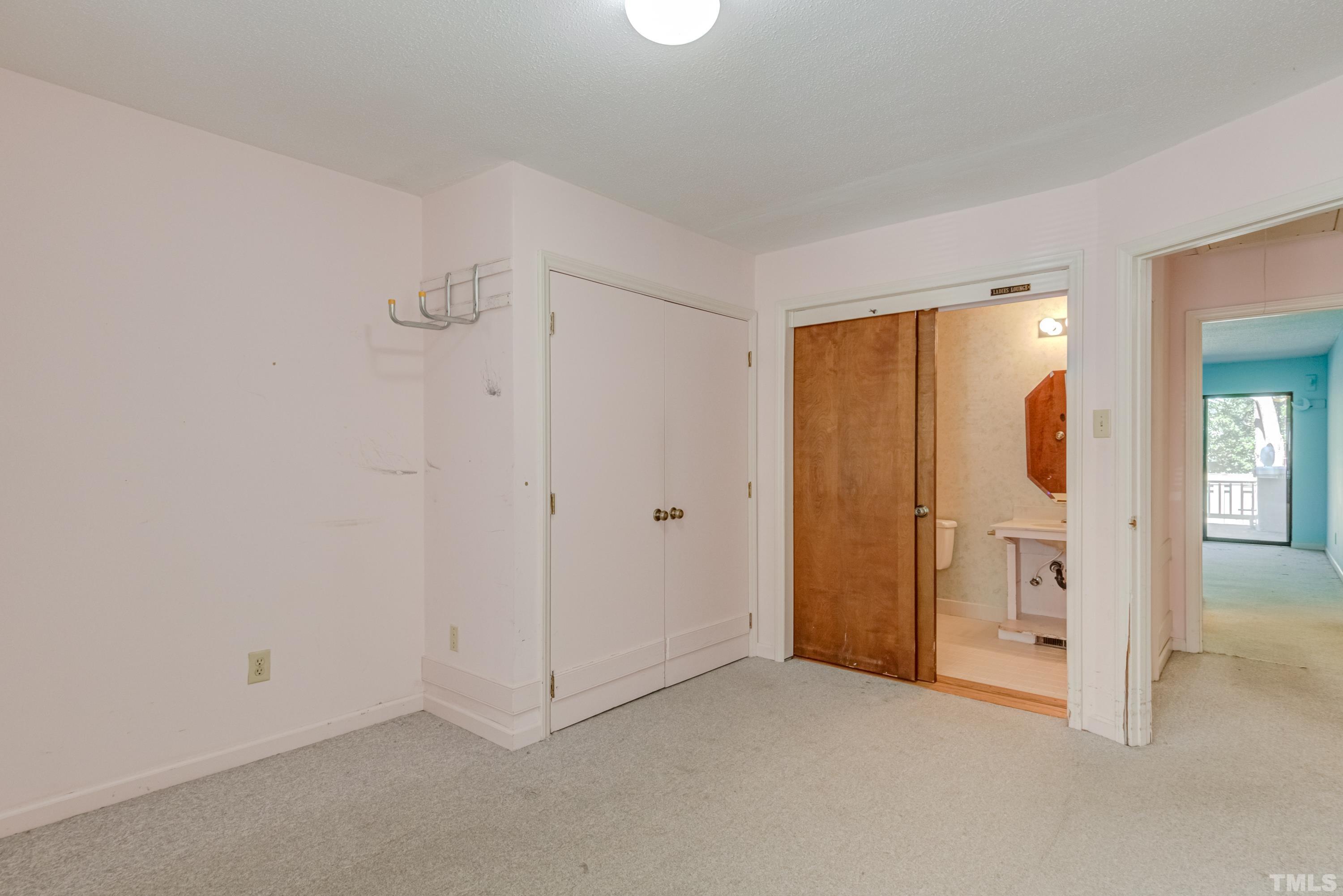 5869 Branchwood Road Raleigh, NC 27609 - Photo 8 of 35