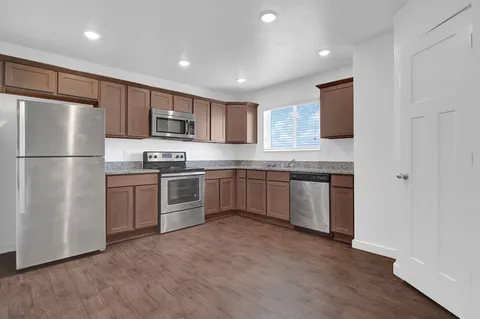 $1,950 | 21155 Gosling Road, Unit 24B, Spring, TX 77388