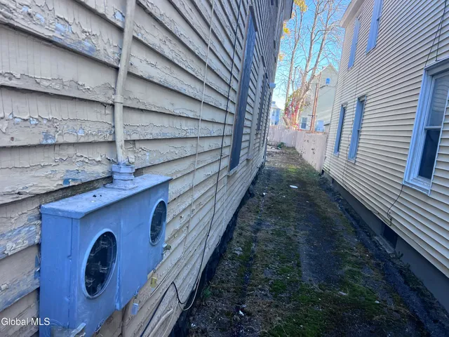 $65,000 | 1013 Delamont Avenue, Schenectady, NY 12307