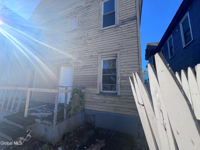 $65,000 | 1013 Delamont Avenue, Schenectady, NY 12307