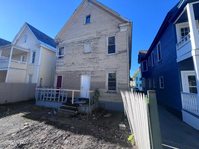 $65,000 | 1013 Delamont Avenue, Schenectady, NY 12307