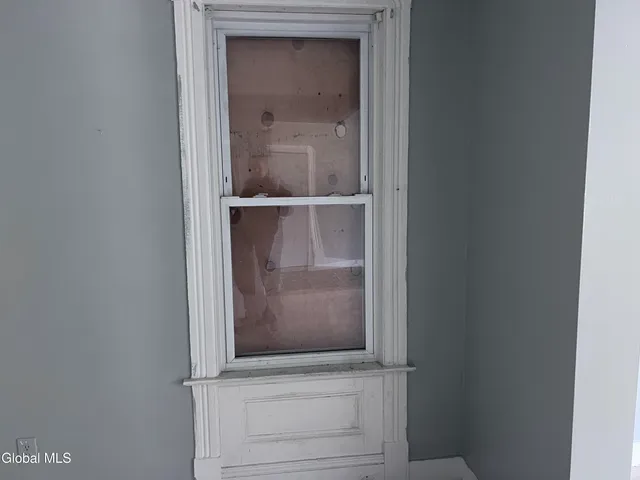 $65,000 | 1013 Delamont Avenue, Schenectady, NY 12307