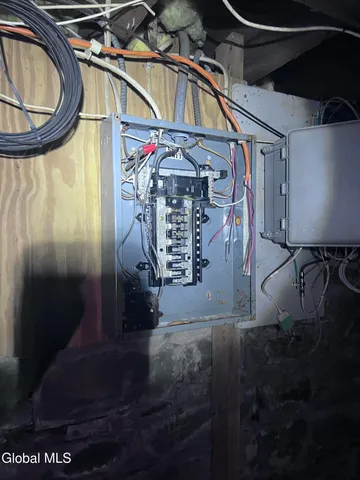 $65,000 | 1013 Delamont Avenue, Schenectady, NY 12307