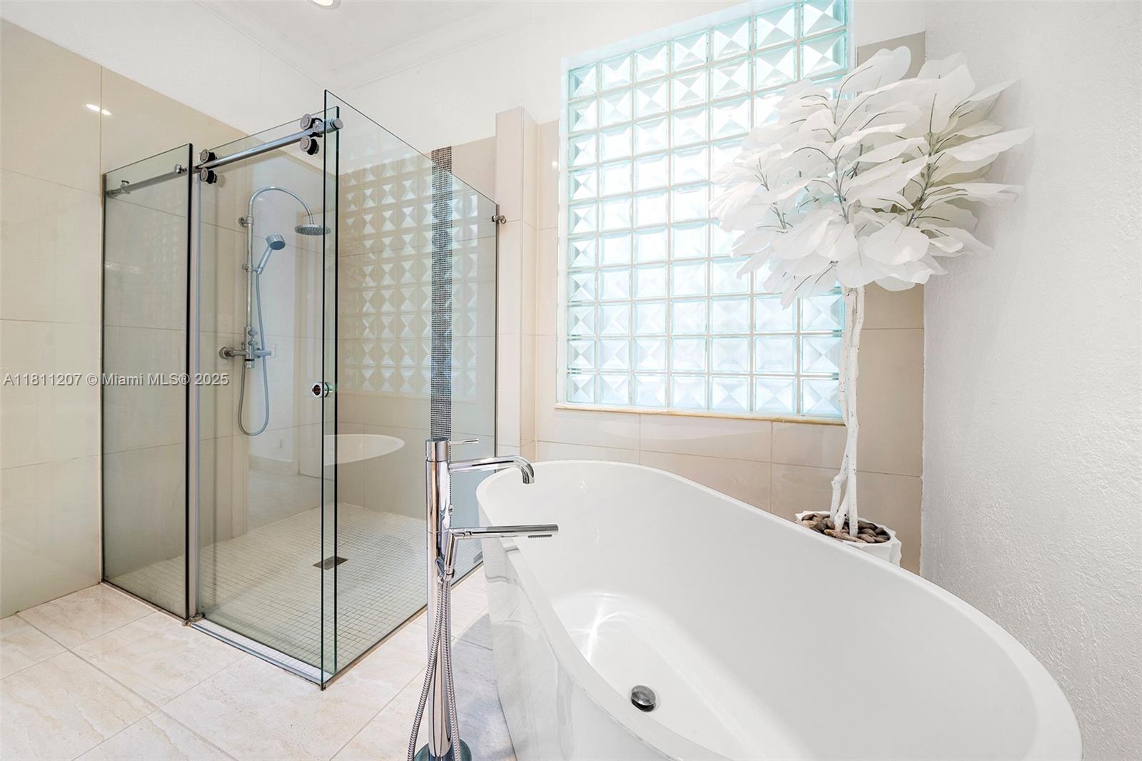 301 South Riverside Drive Pompano Beach, FL 33062 - Photo 36 of 39 Gallery Image 36
