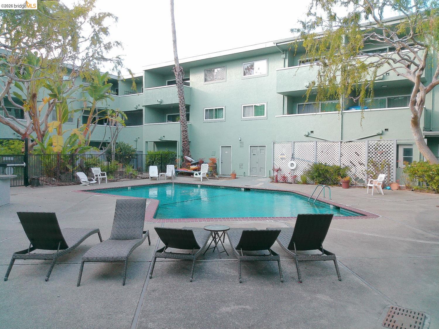 325 Kitty Hawk Road, Unit 304 Alameda, CA 94501 - Photo 6 of 36 Gallery Image 6