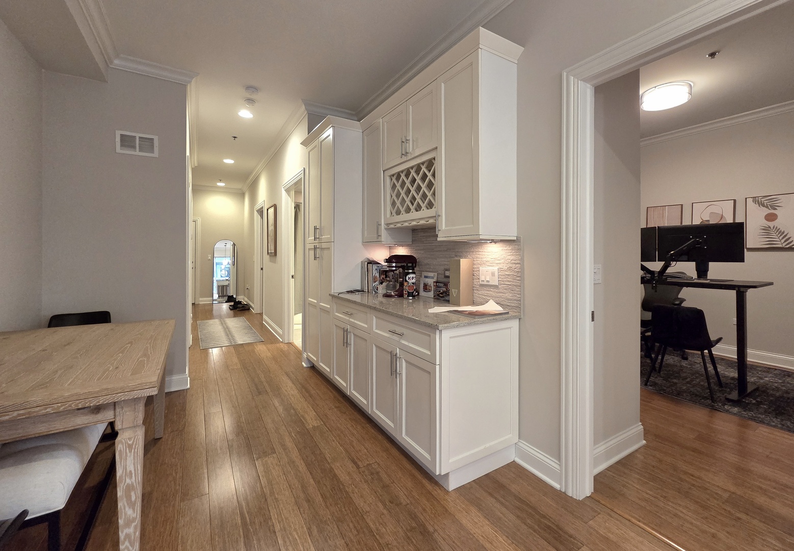 20 North Aberdeen Street, Unit 207 Chicago, IL 60607 - Photo 8 of 17