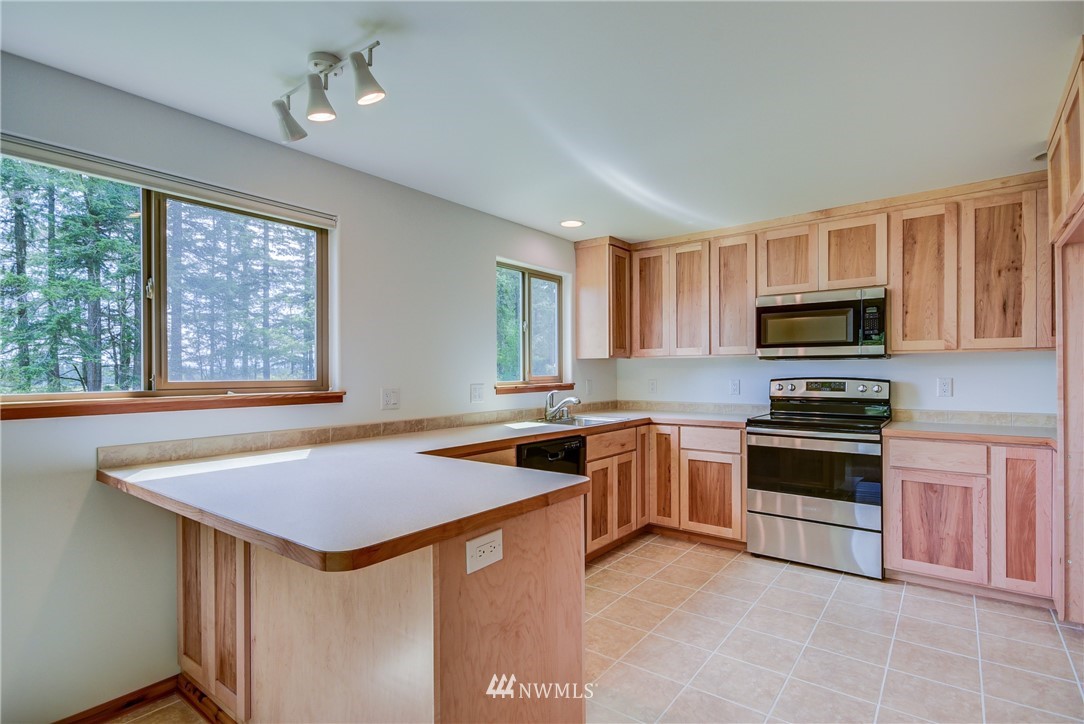 2995 Taylor Road Oak Harbor, WA 98277 - Photo 12 of 25 Gallery Image 12