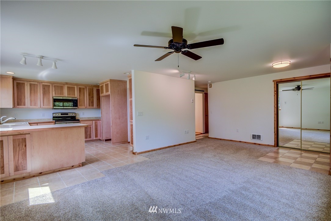 2995 Taylor Road Oak Harbor, WA 98277 - Photo 14 of 25 Gallery Image 14