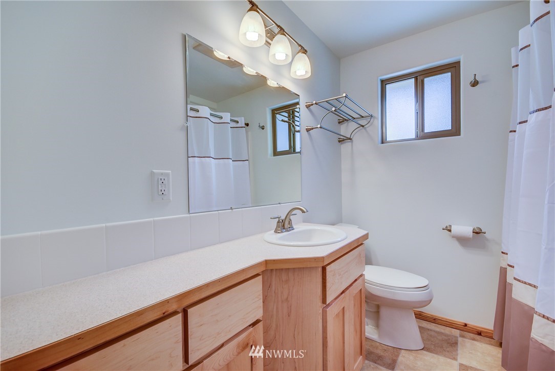 2995 Taylor Road Oak Harbor, WA 98277 - Photo 17 of 25 Gallery Image 17