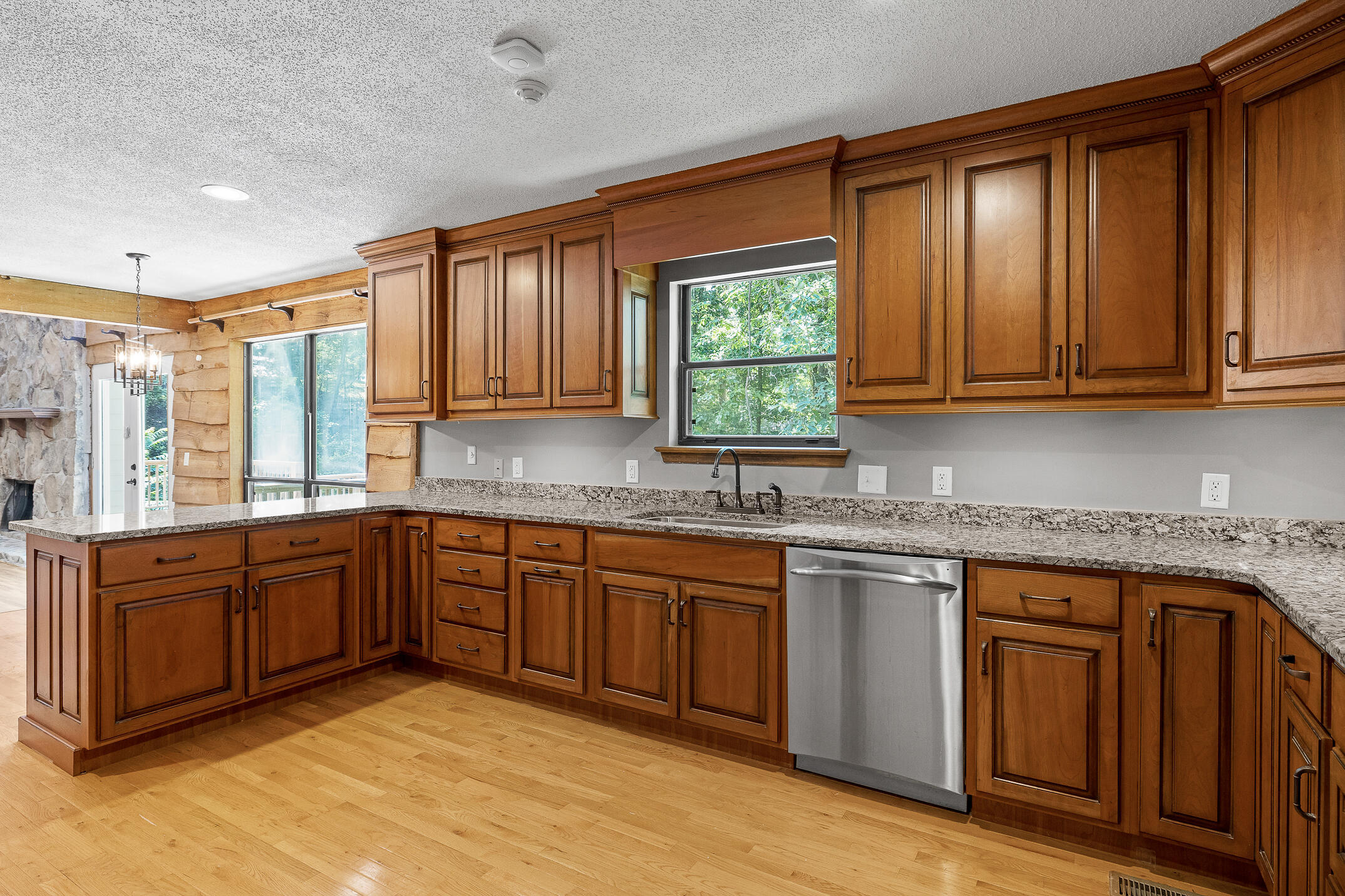 2040 Rock Bluff Road Hixson, TN 37343 - Photo 4 of 33 Kitchen