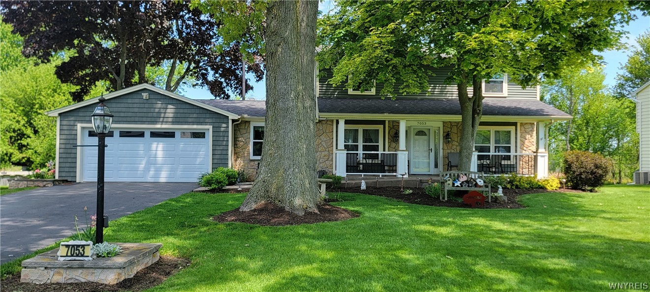7053 Old English Road Lockport Town, NY 14094 - Photo 3 of 40