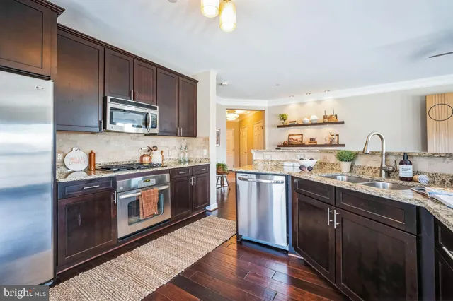 $3,250 | 2101 North Monroe Street, Unit 401, Arlington, VA 22207