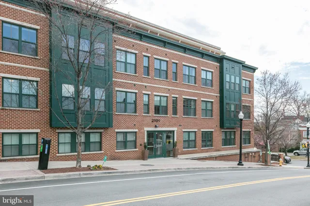 $3,250 | 2101 North Monroe Street, Unit 401, Arlington, VA 22207