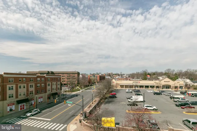 $3,250 | 2101 North Monroe Street, Unit 401, Arlington, VA 22207