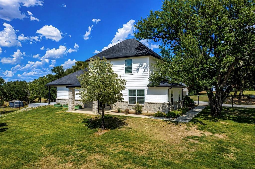 117 Rock Salt Drive Springtown, TX 76082 - Photo 5 of 38