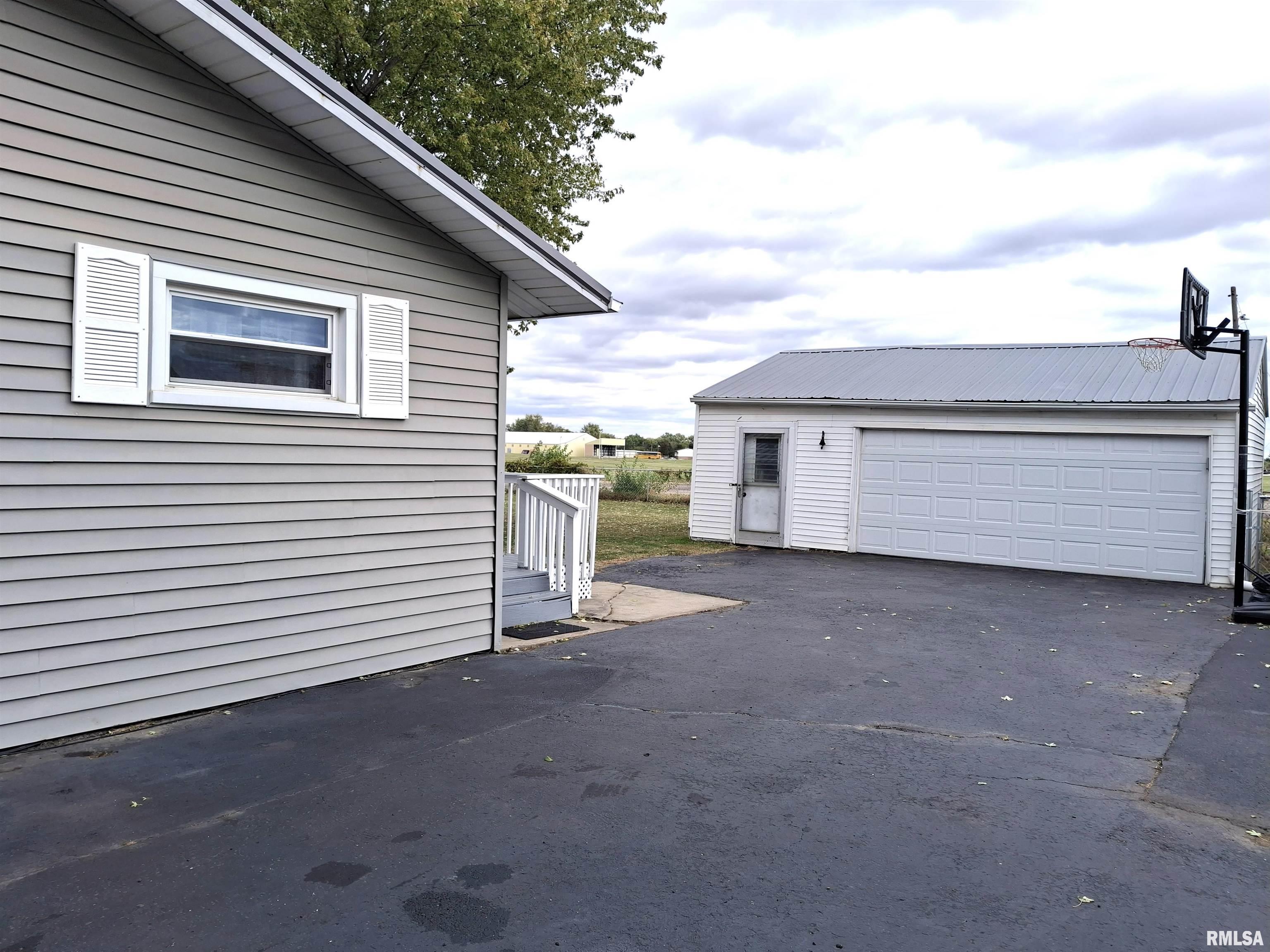 717 South 6th Avenue Canton, IL 61520 - Photo 26 of 32
