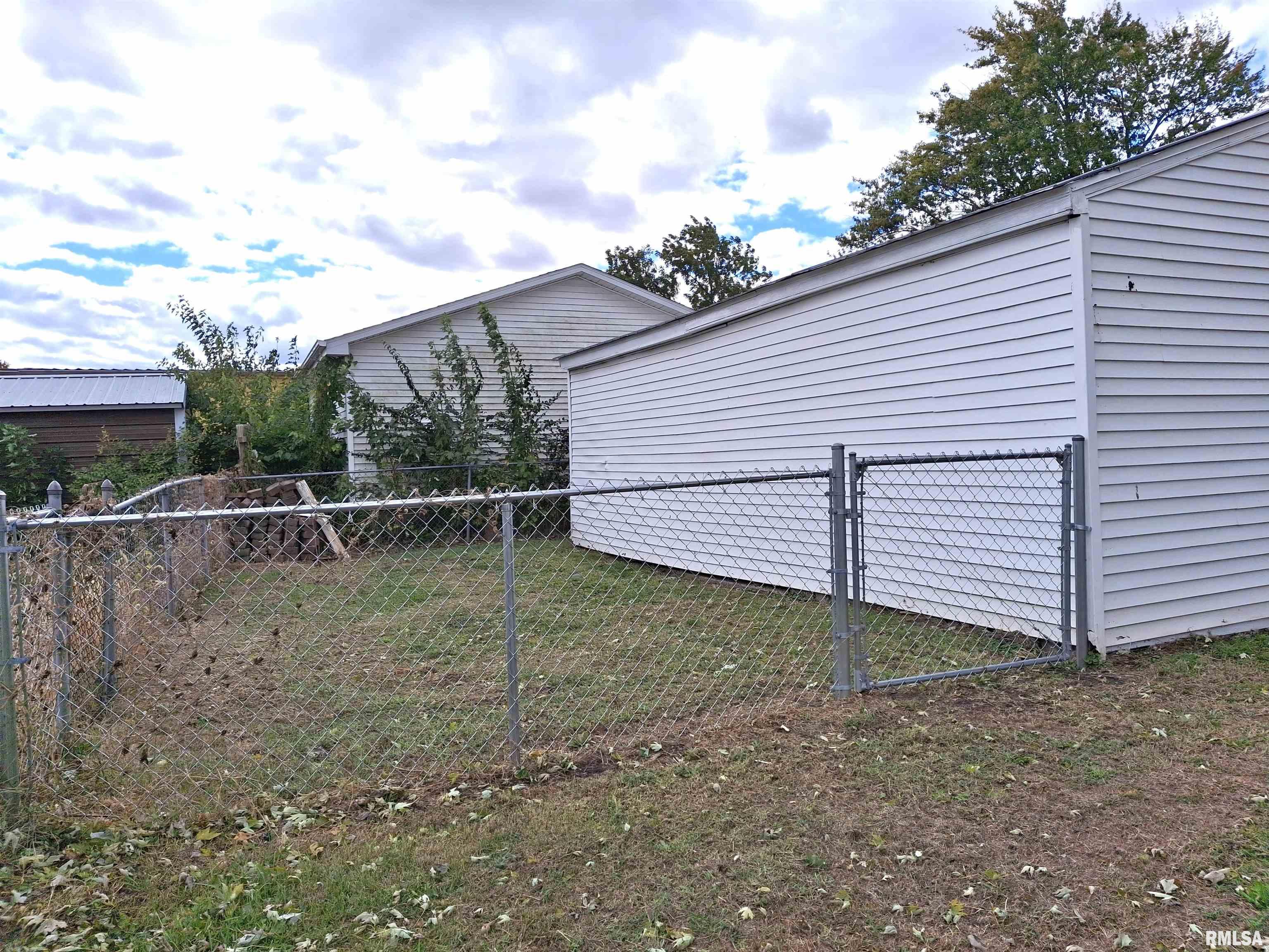 717 South 6th Avenue Canton, IL 61520 - Photo 29 of 32
