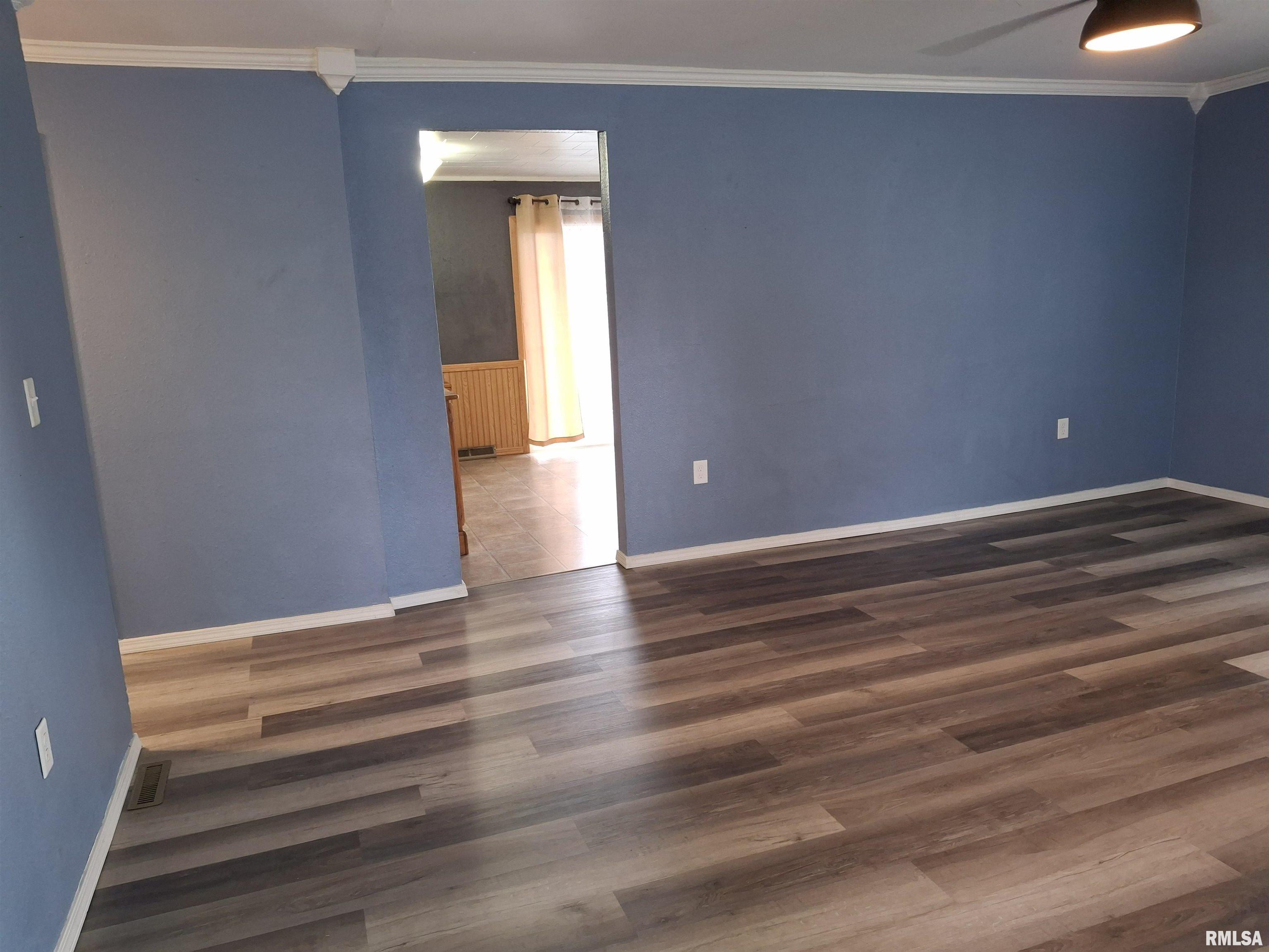 717 South 6th Avenue Canton, IL 61520 - Photo 6 of 32