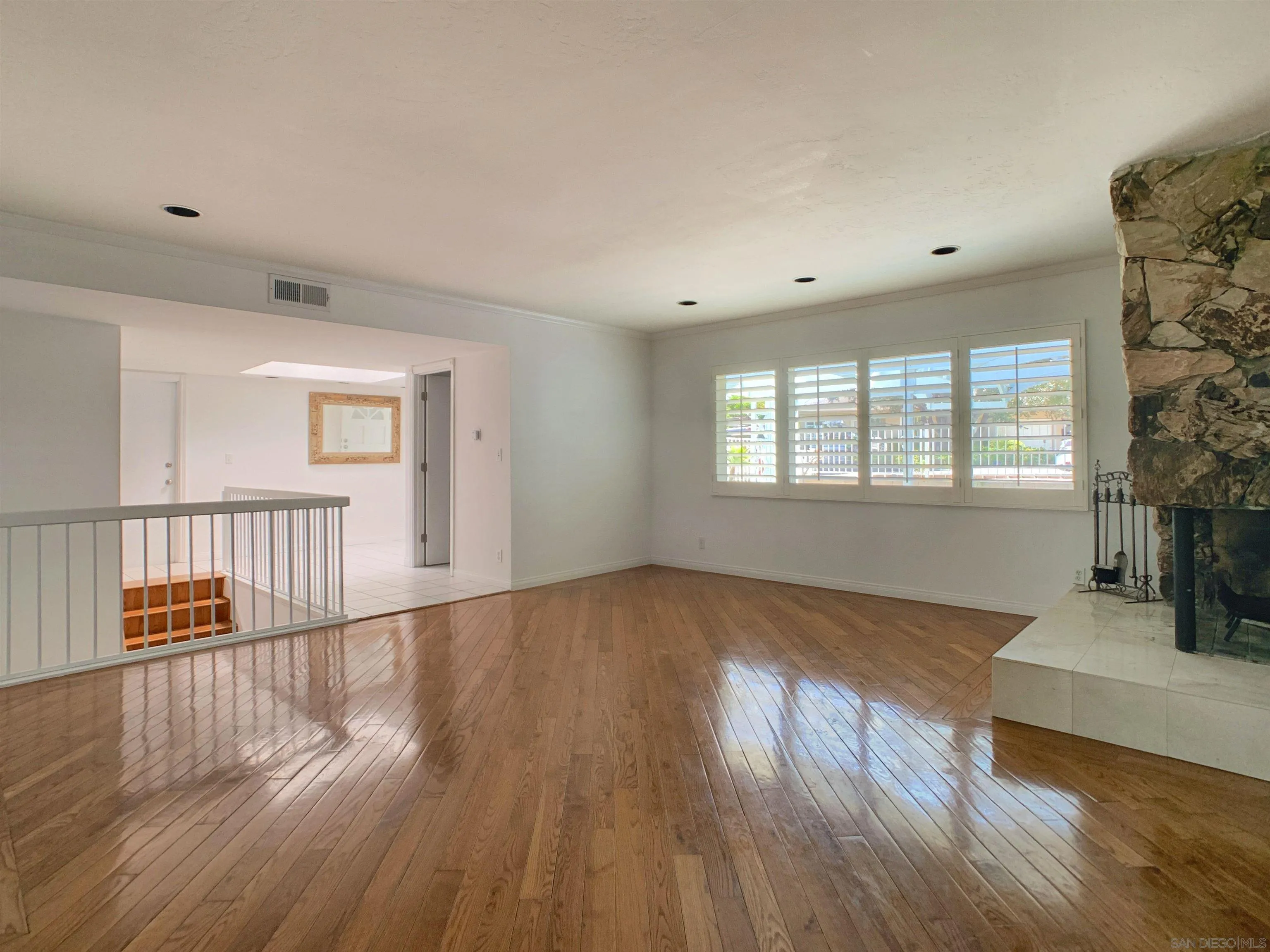 3606 Hartzel Drive Spring Valley, CA 91977 - Photo 26 of 75 Living Room